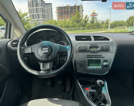 Сірий Сеат Leon, об'ємом двигуна 1.6 л та пробігом 291 тис. км за 4300 $, фото 5 на Automoto.ua