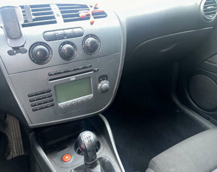 Сірий Сеат Leon, об'ємом двигуна 1.6 л та пробігом 189 тис. км за 4400 $, фото 44 на Automoto.ua