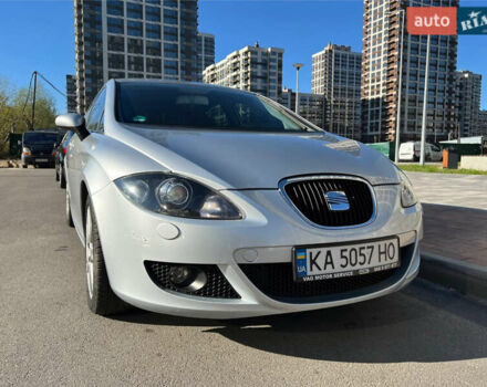 Серый Сеат Леон, объемом двигателя 1.8 л и пробегом 210 тыс. км за 6000 $, фото 1 на Automoto.ua