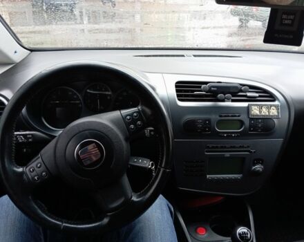 Серый Сеат Леон, объемом двигателя 2 л и пробегом 180 тыс. км за 4700 $, фото 4 на Automoto.ua