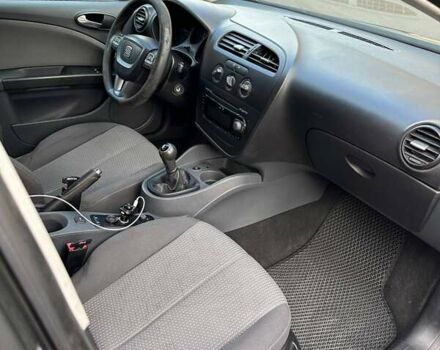 Сеат Леон 2009 в Белой Церкве на Automoto.ua Серый Сеат Леон, объемом двигателя 1.39 л и пробегом 280 тыс. км за 5700 $, фото 7 на Automoto.ua