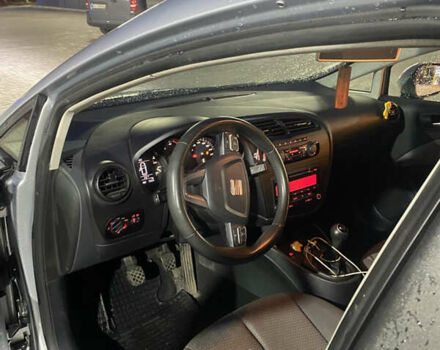 Серый Сеат Леон, объемом двигателя 1.6 л и пробегом 212 тыс. км за 5000 $, фото 8 на Automoto.ua