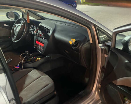 Серый Сеат Леон, объемом двигателя 1.6 л и пробегом 212 тыс. км за 5000 $, фото 7 на Automoto.ua