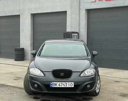 Серый Сеат Леон, объемом двигателя 1.39 л и пробегом 320 тыс. км за 6000 $, фото 1 на Automoto.ua