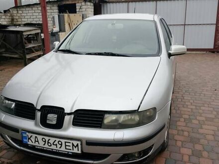 Серый Сеат Леон, объемом двигателя 1.6 л и пробегом 275 тыс. км за 3200 $, фото 1 на Automoto.ua