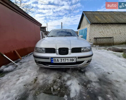 Серый Сеат Леон, объемом двигателя 1.6 л и пробегом 200 тыс. км за 4200 $, фото 1 на Automoto.ua