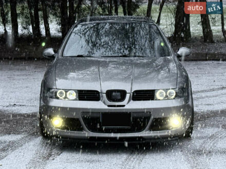 Сірий Сеат Leon, об'ємом двигуна 1.8 л та пробігом 279 тис. км за 9999 $, фото 1 на Automoto.ua