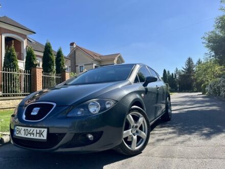 Сірий Сеат Leon, об'ємом двигуна 2 л та пробігом 243 тис. км за 6500 $, фото 1 на Automoto.ua