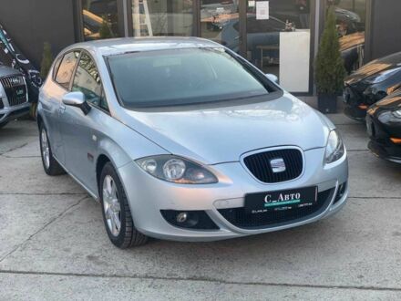 Сеат Leon 2006 у Чернівцях на Automoto.ua Сірий Сеат Leon, об'ємом двигуна 2 л та пробігом 287 тис. км за 4900 $, фото 1 на Automoto.ua