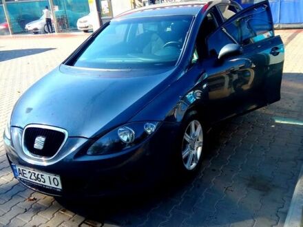 Сеат Leon 2006 у Кривому Розі на Automoto.ua Сірий Сеат Leon, об'ємом двигуна 2 л та пробігом 209 тис. км за 5800 $, фото 1 на Automoto.ua
