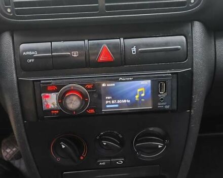 Синій Сеат Leon, об'ємом двигуна 1.6 л та пробігом 300 тис. км за 3650 $, фото 7 на Automoto.ua