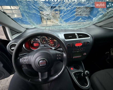 Синий Сеат Леон, объемом двигателя 1.6 л и пробегом 238 тыс. км за 2500 $, фото 16 на Automoto.ua