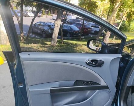 Сеат Леон 2006 в Киеве на Automoto.ua Синий Сеат Леон, объемом двигателя 2 л и пробегом 214 тыс. км за 4990 $, фото 13 на Automoto.ua