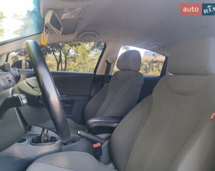 Сеат Леон 2006 в Киеве на Automoto.ua Синий Сеат Леон, объемом двигателя 2 л и пробегом 214 тыс. км за 4990 $, фото 14 на Automoto.ua