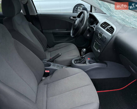 Синий Сеат Леон, объемом двигателя 1.6 л и пробегом 238 тыс. км за 2500 $, фото 11 на Automoto.ua