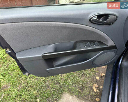 Синій Сеат Leon, об'ємом двигуна 1.6 л та пробігом 270 тис. км за 4500 $, фото 10 на Automoto.ua