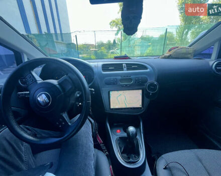 Синій Сеат Leon, об'ємом двигуна 2 л та пробігом 210 тис. км за 5500 $, фото 1 на Automoto.ua