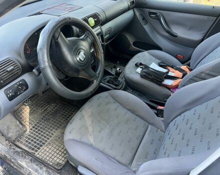 Синий Сеат Леон, объемом двигателя 1.6 л и пробегом 250 тыс. км за 850 $, фото 4 на Automoto.ua