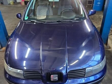 Синій Сеат Leon, об'ємом двигуна 1.6 л та пробігом 250 тис. км за 3400 $, фото 1 на Automoto.ua