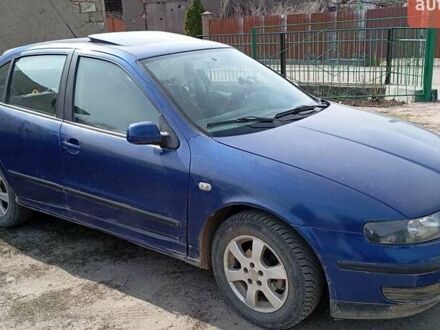 Синий Сеат Леон, объемом двигателя 1.4 л и пробегом 333 тыс. км за 3000 $, фото 1 на Automoto.ua