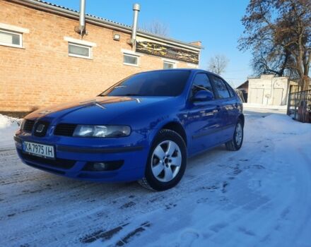 Синий Сеат Леон, объемом двигателя 1 л и пробегом 209 тыс. км за 4199 $, фото 1 на Automoto.ua