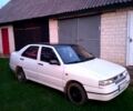 Белый Сеат Толедо, объемом двигателя 1.6 л и пробегом 400 тыс. км за 1000 $, фото 2 на Automoto.ua