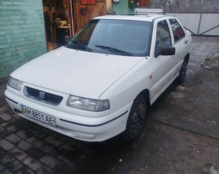 Белый Сеат Толедо, объемом двигателя 1.6 л и пробегом 250 тыс. км за 450 $, фото 1 на Automoto.ua