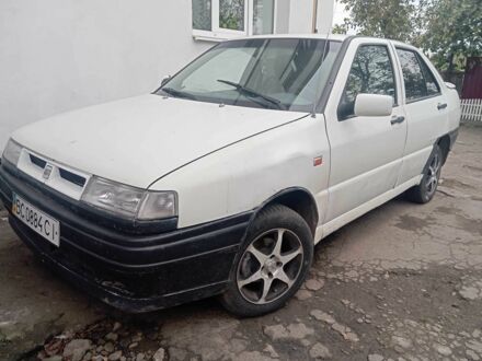 Белый Сеат Толедо, объемом двигателя 1.6 л и пробегом 400 тыс. км за 750 $, фото 1 на Automoto.ua