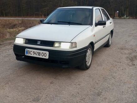 Сеат Толедо 1993 в Локачи на Automoto.ua Белый Сеат Толедо, объемом двигателя 1.8 л и пробегом 400 тыс. км за 1500 $, фото 1 на Automoto.ua