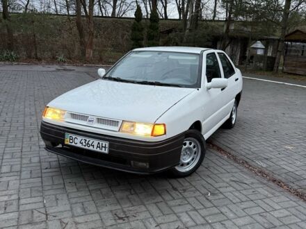 Білий Сеат Toledo, об'ємом двигуна 1.8 л та пробігом 300 тис. км за 1100 $, фото 1 на Automoto.ua