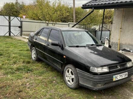 Сеат Toledo 1992 у Радехове на Automoto.ua Чорний Сеат Toledo, об'ємом двигуна 1.8 л та пробігом 250 тис. км за 700 $, фото 1 на Automoto.ua