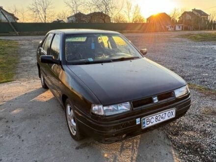 Черный Сеат Толедо, объемом двигателя 1.6 л и пробегом 150 тыс. км за 802 $, фото 1 на Automoto.ua