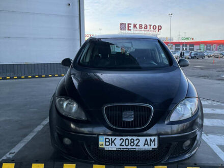 Черный Сеат Толедо, объемом двигателя 1.6 л и пробегом 300 тыс. км за 5000 $, фото 1 на Automoto.ua