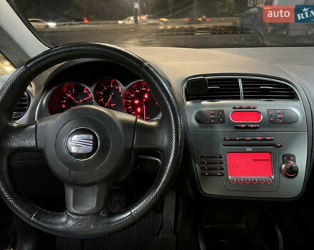 Червоний Сеат Toledo, об'ємом двигуна 1.6 л та пробігом 222 тис. км за 4100 $, фото 11 на Automoto.ua