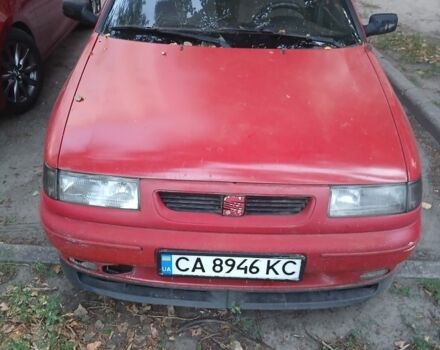 Червоний Сеат Toledo, об'ємом двигуна 1.8 л та пробігом 200 тис. км за 1200 $, фото 5 на Automoto.ua