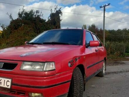 Сеат Толедо 1993 в Виннице на Automoto.ua Красный Сеат Толедо, объемом двигателя 2 л и пробегом 200 тыс. км за 1500 $, фото 1 на Automoto.ua