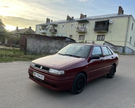 Червоний Сеат Toledo, об'ємом двигуна 0 л та пробігом 300 тис. км за 1099 $, фото 1 на Automoto.ua