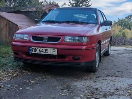 Красный Сеат Толедо, объемом двигателя 1.6 л и пробегом 311 тыс. км за 1600 $, фото 1 на Automoto.ua