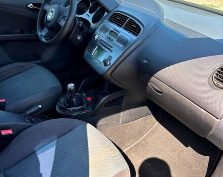 Сеат Толедо 2009 в Николаеве на Automoto.ua Серый Сеат Толедо, объемом двигателя 1.6 л и пробегом 256 тыс. км за 2300 $, фото 6 на Automoto.ua