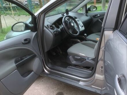 Серый Сеат Толедо, объемом двигателя 2 л и пробегом 300 тыс. км за 3800 $, фото 1 на Automoto.ua