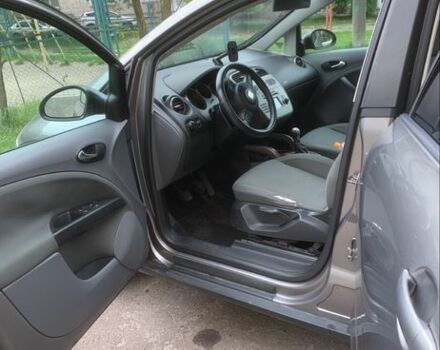 Серый Сеат Толедо, объемом двигателя 2 л и пробегом 300 тыс. км за 3800 $, фото 1 на Automoto.ua