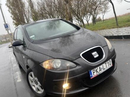 Серый Сеат Толедо, объемом двигателя 1.9 л и пробегом 300 тыс. км за 2200 $, фото 1 на Automoto.ua