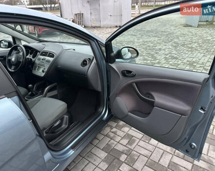 Синий Сеат Толедо, объемом двигателя 1.6 л и пробегом 213 тыс. км за 6500 $, фото 42 на Automoto.ua