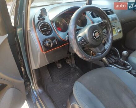 Синий Сеат Толедо, объемом двигателя 2 л и пробегом 255 тыс. км за 5300 $, фото 5 на Automoto.ua