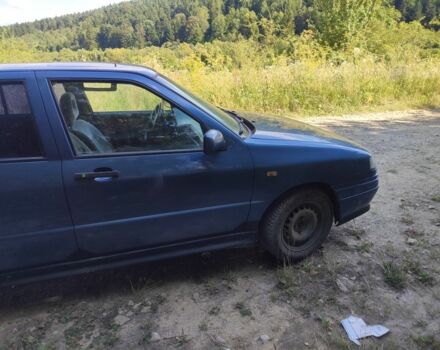 Синий Сеат Толедо, объемом двигателя 1.8 л и пробегом 2 тыс. км за 1500 $, фото 5 на Automoto.ua