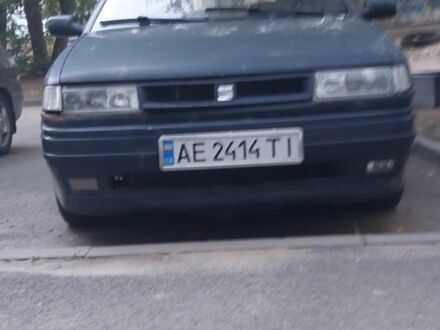 Синий Сеат Толедо, объемом двигателя 1.6 л и пробегом 385 тыс. км за 1200 $, фото 1 на Automoto.ua