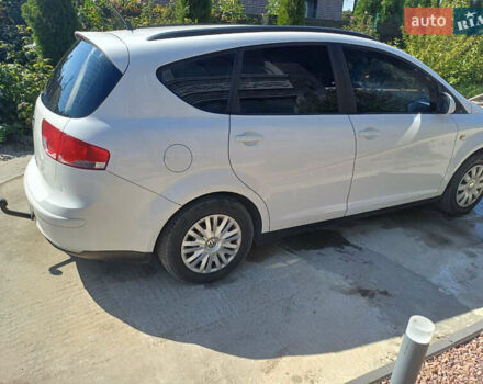 Сеат Altea XL 2012 у Києві на Automoto.ua Білий Сеат Altea XL, об'ємом двигуна 1.6 л та пробігом 350 тис. км за 7000 $, фото 2 на Automoto.ua