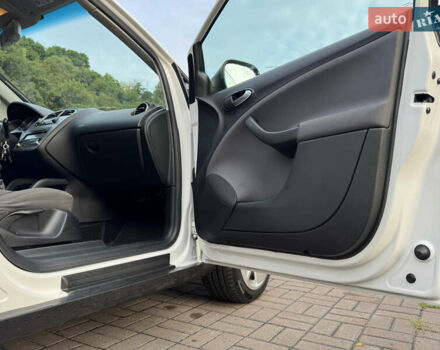 Белый Сеат Altea XL, объемом двигателя 1.6 л и пробегом 160 тыс. км за 11300 $, фото 16 на Automoto.ua