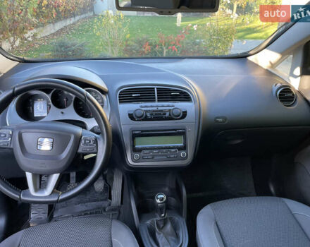 Білий Сеат Altea XL, об'ємом двигуна 1.6 л та пробігом 132 тис. км за 11000 $, фото 13 на Automoto.ua
