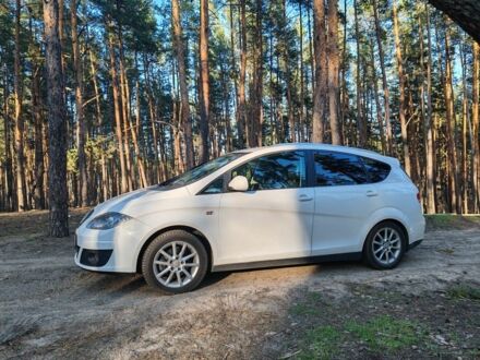 Сеат Altea XL 2010 у Дніпро (Дніпропетровську) на Automoto.ua Білий Сеат Altea XL, об'ємом двигуна 1.6 л та пробігом 247 тис. км за 7990 $, фото 1 на Automoto.ua